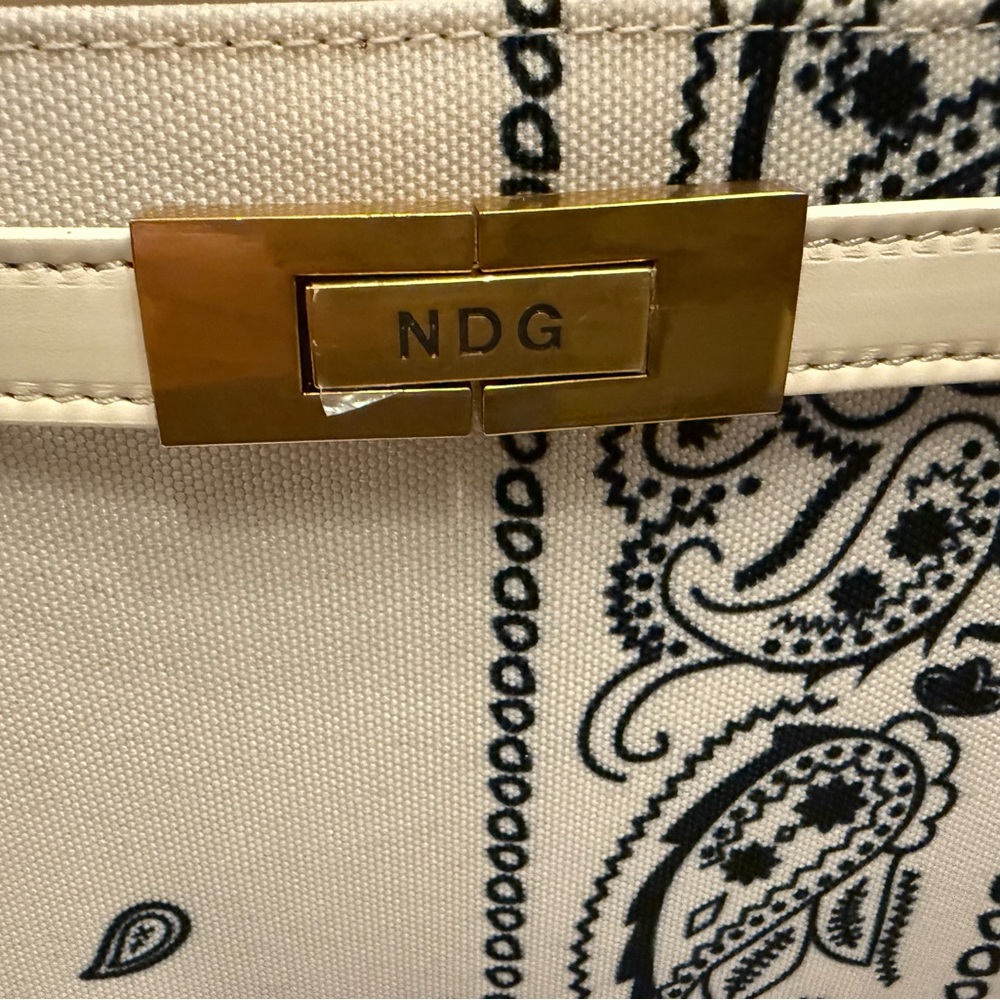 NDG Paris 300MM White Bandana Bag NIB - Picture 8 of 8